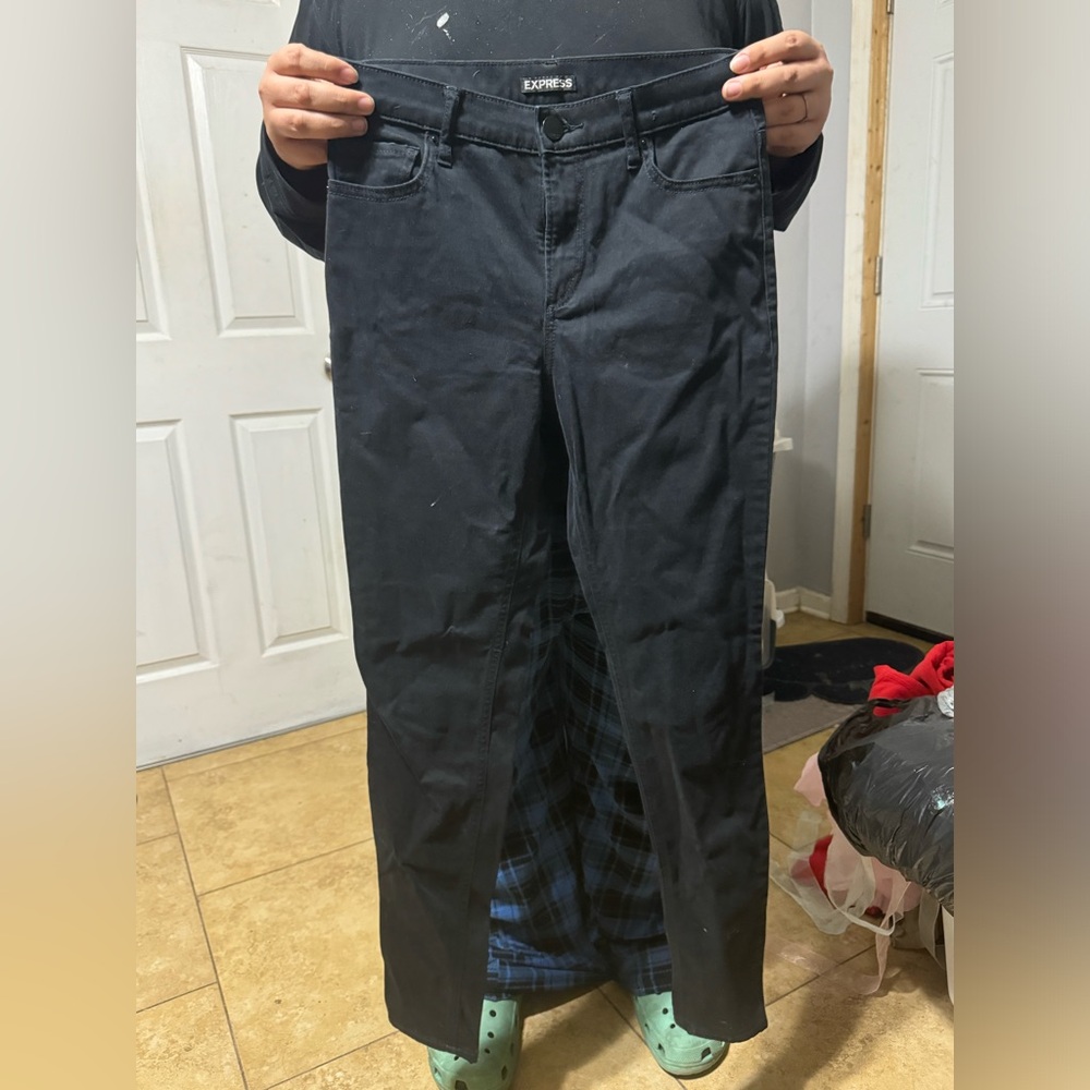 Black Jeans that are wrinkled since I don’t have an iron but never used at all.